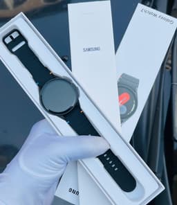 *SAMSUNG ( GALAXY 7 ) SMARTWATCH*